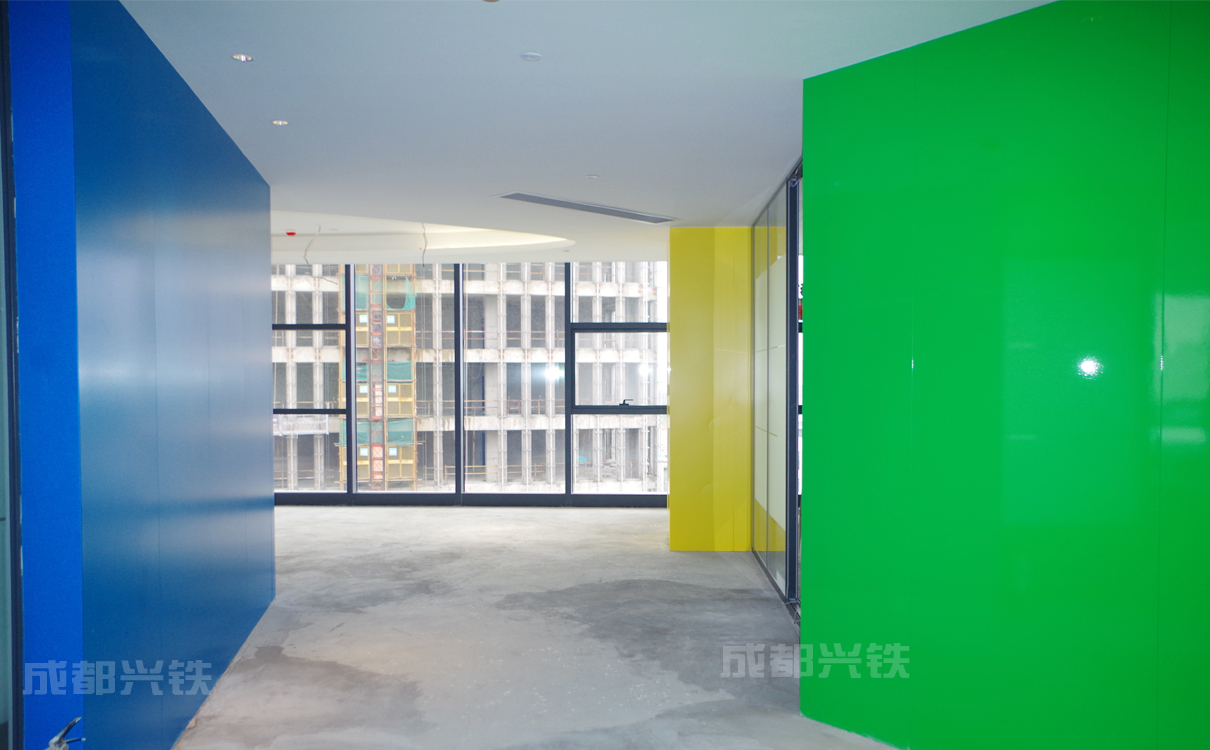 多種色彩定制復(fù)合鋼制墻板.jpg 多種色彩定制復(fù)合鋼制墻板.jpg